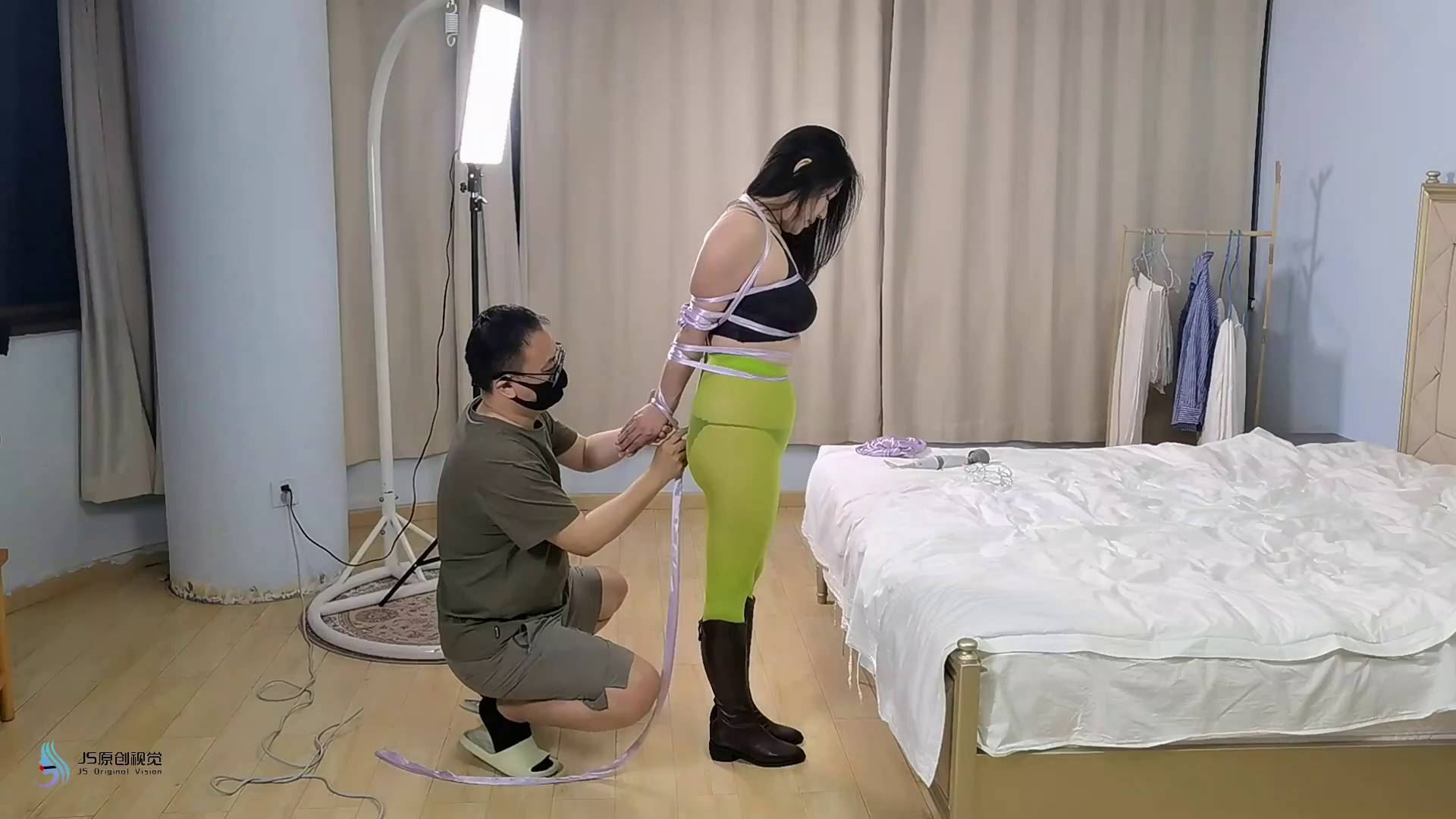JS原创 李然丝绸驷马捆绑丝袜堵嘴抚摸恋足TD刺激