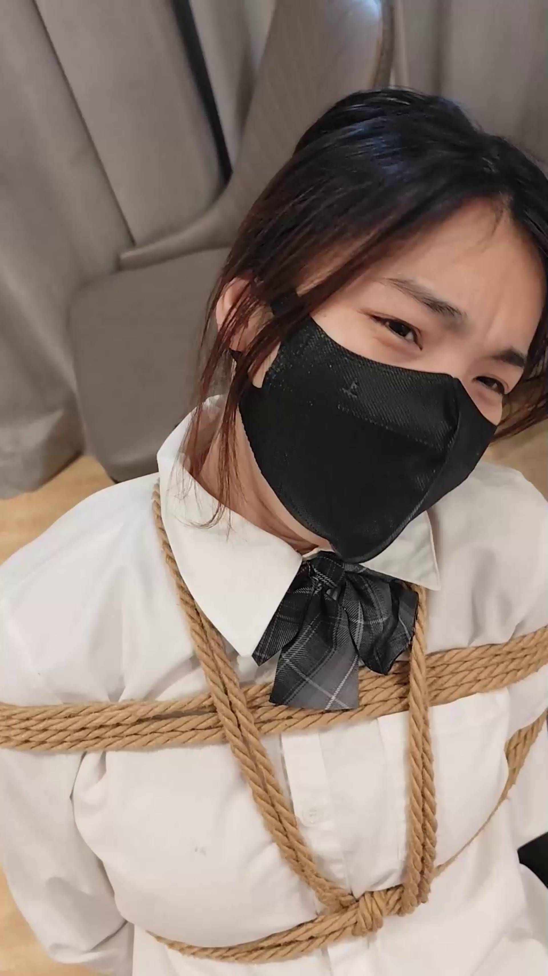 鱼果儿原创 晕过去再醒来委屈挣扎时最痛苦的是玩具没有放对地方好难受不舒服，我偷偷自己调整了下位置，放对地方了，真的会...